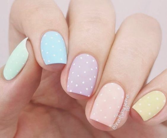 The prettiest pastel nails and pastel nail designs to try