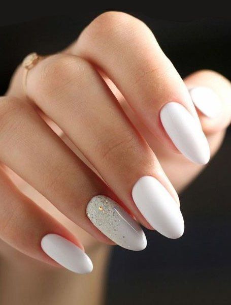 White valentine's nails