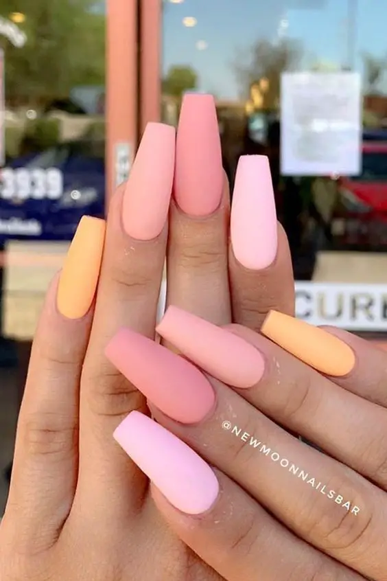 peach nails