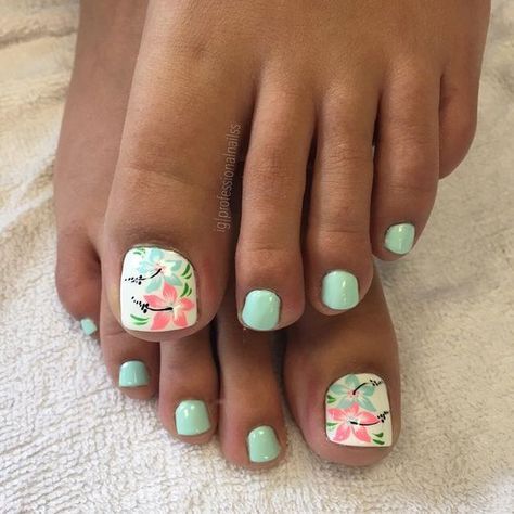 Top pedicure ideas for spring, summer, fall, and winter to try out. Browse these pedicure ideas and pedicure colors now!