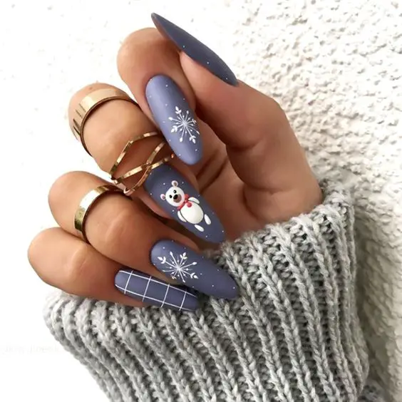 The best Christmas nails, Christmas nail designs, and Christmas nail ideas to try this year