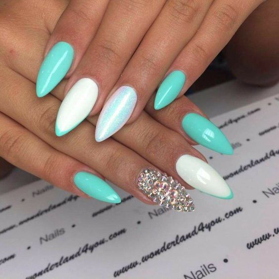 The top turquoise nails and teal nails right now