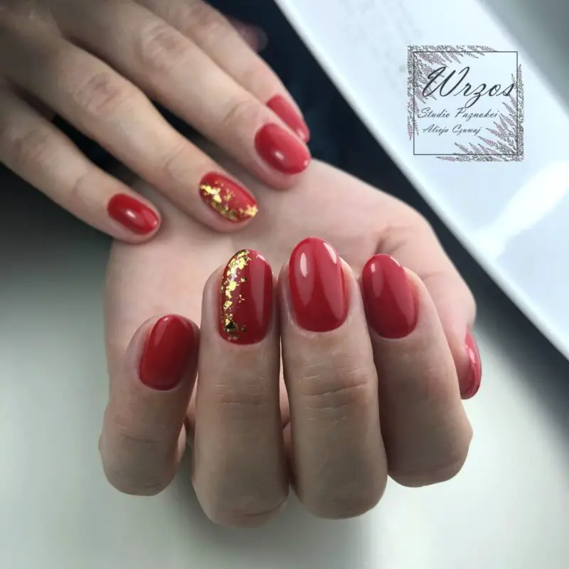 The top red and gold nails designs to try