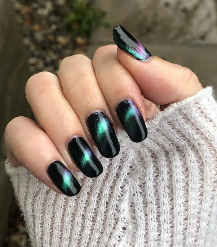 The hottest trend right now: cat eye nails including the classic cat eye nails design and interesting cat eye nail ideas