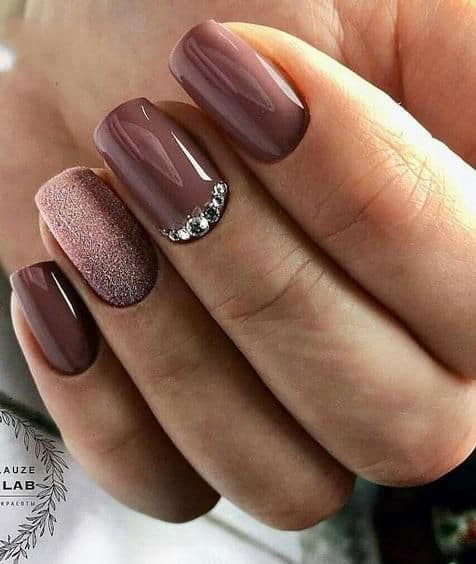 Trending February nails, February nail ideas, and February nail designs to try