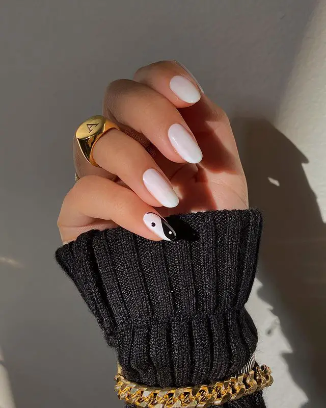 The top black and white nails, black and white nail designs, black and white nails acrylic, black and white nail art, and more black and white nail ideas