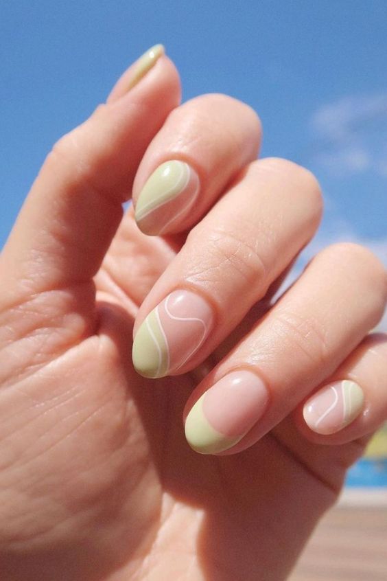 Browse these march nails and april nails to get the perfect spring nails this year!