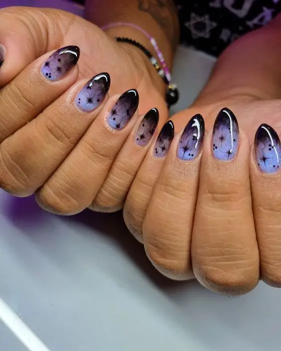 The best witchy nails for a grunge look