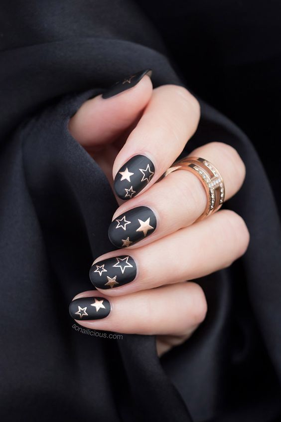 The best fall nails, fall nail designs, and fall nail colors this year