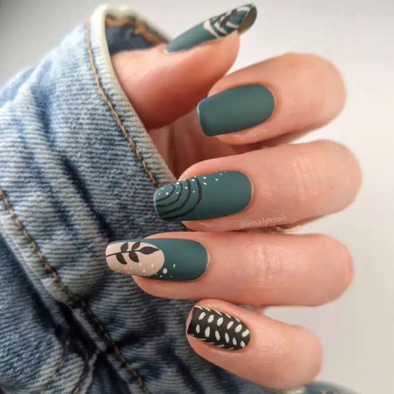 Emerald green nails and emerald green nail designs to try