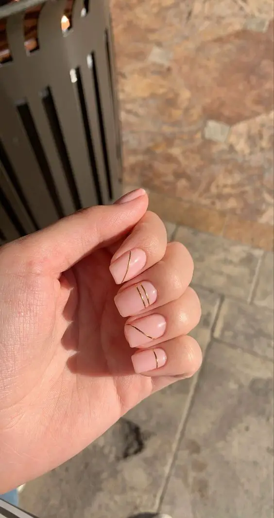 peach nails