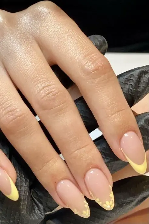 The prettiest pastel nails and pastel nail designs to try