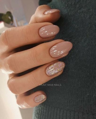 Top oval nails including short oval nails, oval nail designs, acrylic oval nails, long oval nails, the oval nail shape, and other oval nail designs