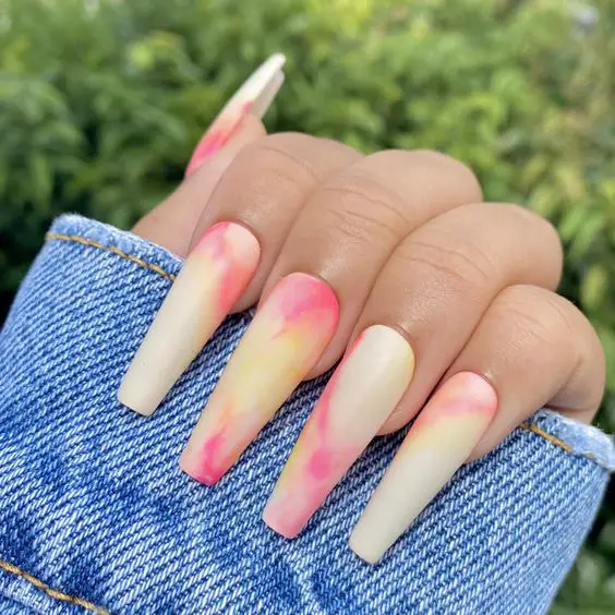 peach nails