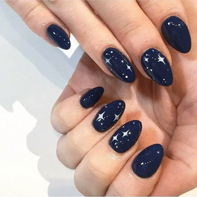 The top navy blue nails designs and navy blue nail ideas to try