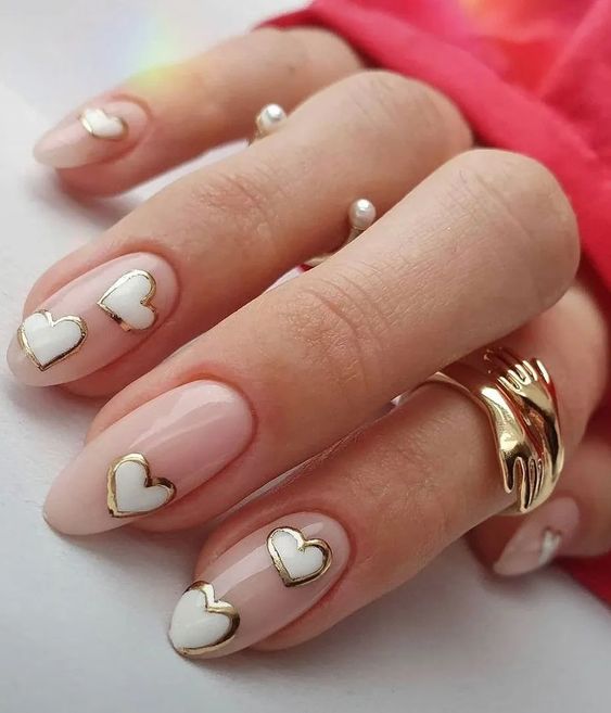 The best March nails, March nail ideas, March nail designs, and spring nails to do this year