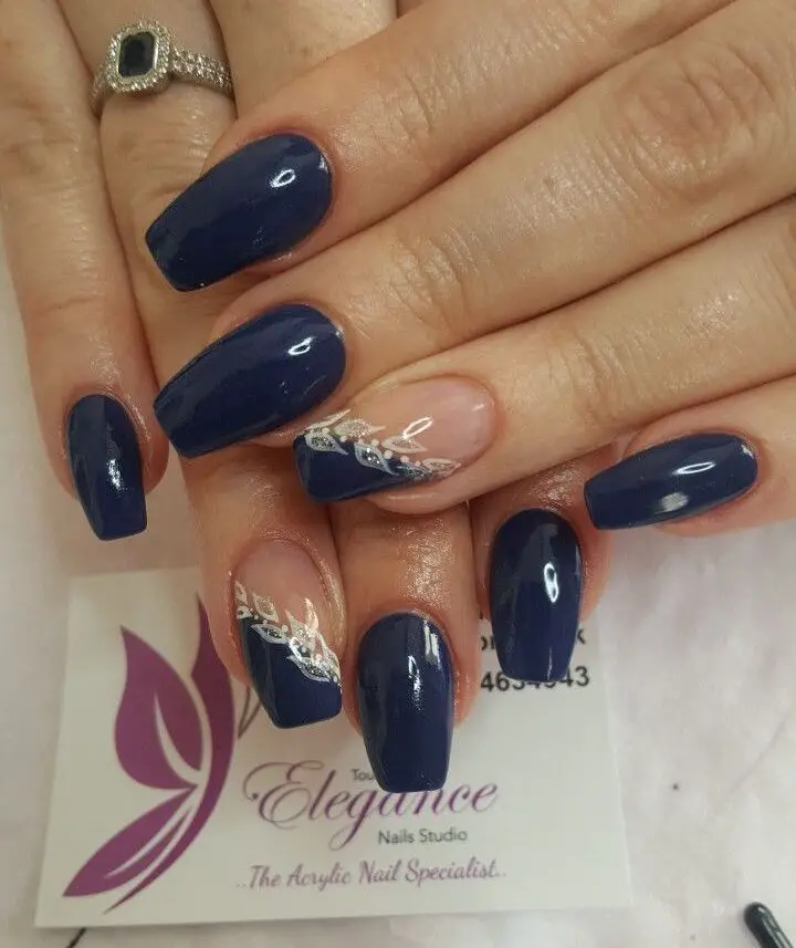 The top navy blue nails designs and navy blue nail ideas to try