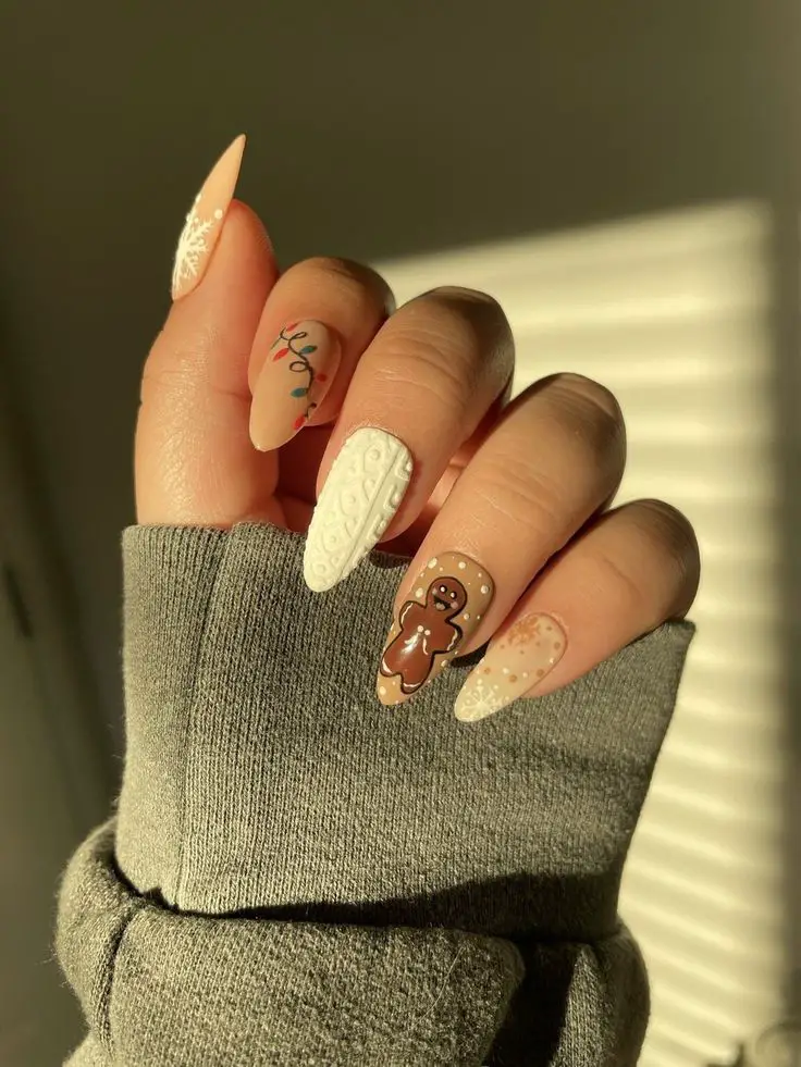 The best Christmas nails, Christmas nail designs, and Christmas nail ideas to try this year