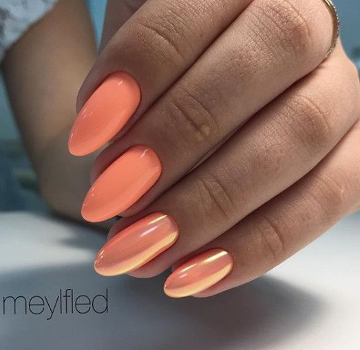 peach nails