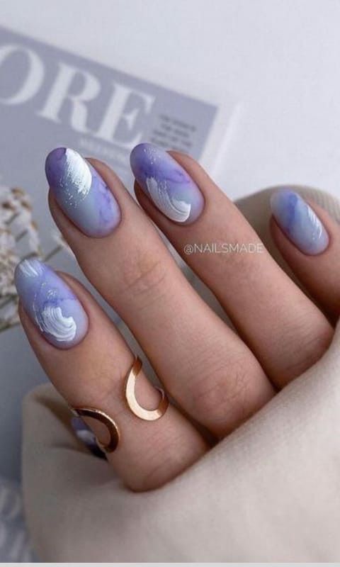 Light purple nails