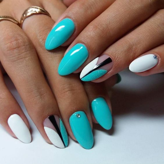 The top turquoise nails and teal nails right now