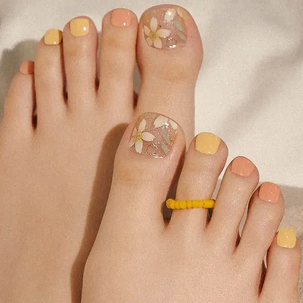 The cutest toe nail designs of the year