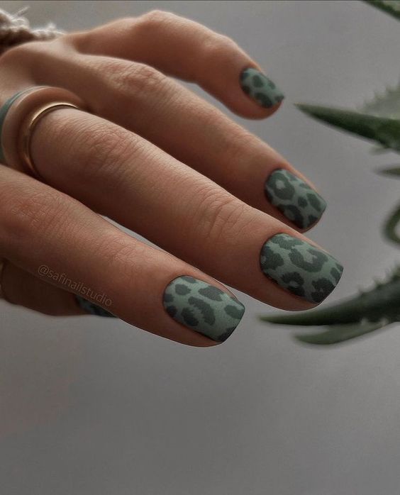 The best olive green nails