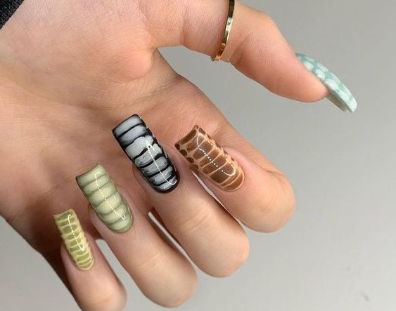 The best crocodile nails