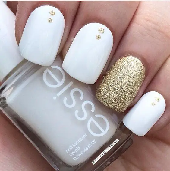 White and gold nails | White and gold nail designs | white and gold nail ideas