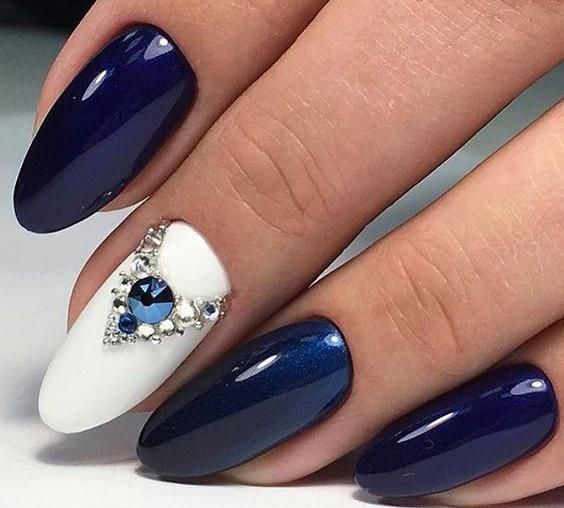 The top navy blue nails designs and navy blue nail ideas to try