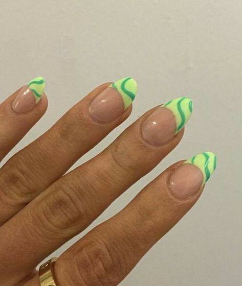 The best bright nails, bright nail ideas, bright nail colors, and bright nail designs for neon nails