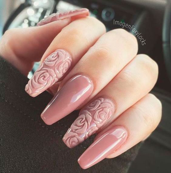 The prettiest pink rose nails and rose nail designs for your next manicure