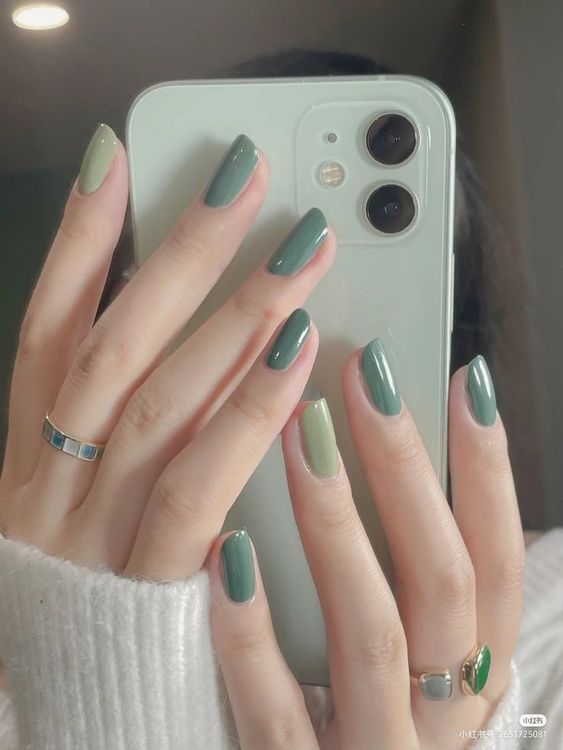 The best olive green nails