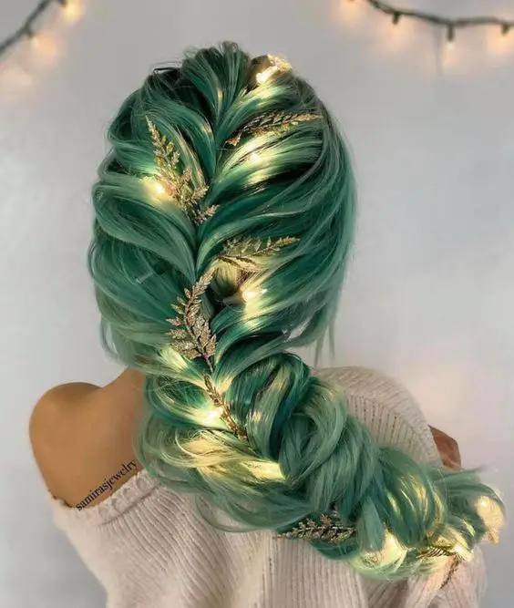 The best Christmas hair colors to try this year