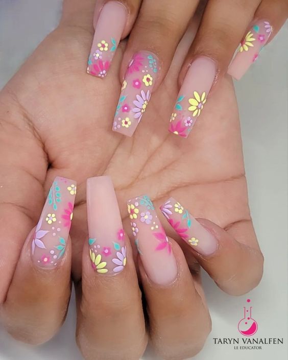 The best April nails and April nail designs for your spring nails