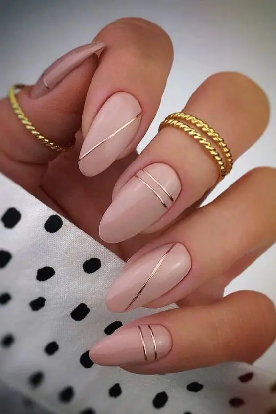 Trending February nails, February nail ideas, and February nail designs to try