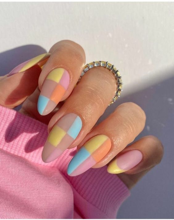 The prettiest pastel nails and pastel nail designs to try