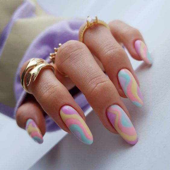 The prettiest pastel nails and pastel nail designs to try