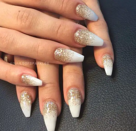 White and gold nails | White and gold nail designs | white and gold nail ideas