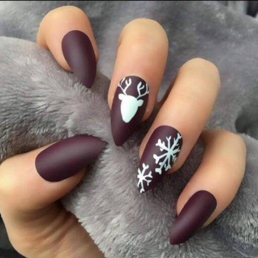 The best Christmas nails, Christmas nail designs, and Christmas nail ideas to try this year