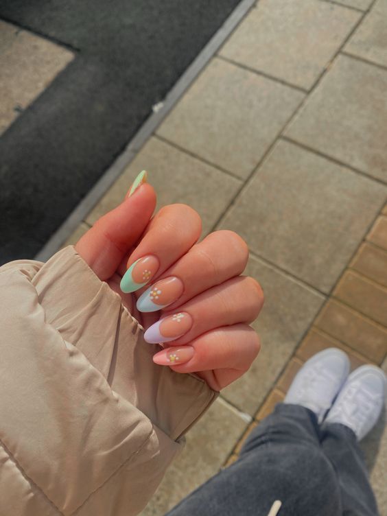 The prettiest pastel nails and pastel nail designs to try