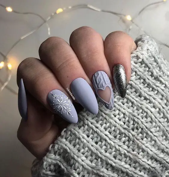 The best Christmas nails, Christmas nail designs, and Christmas nail ideas to try this year