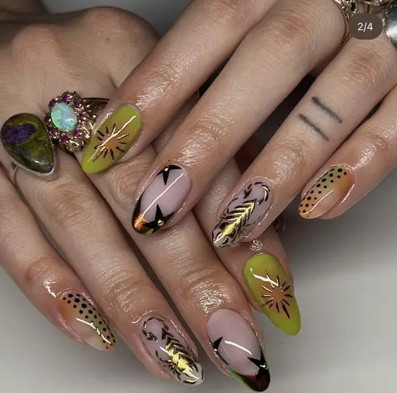 The best witchy nails for a grunge look