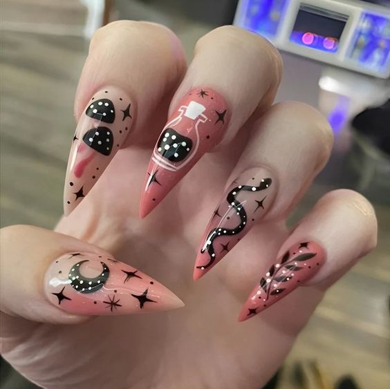 The best witchy nails for a grunge look