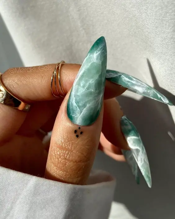 The top turquoise nails and teal nails right now