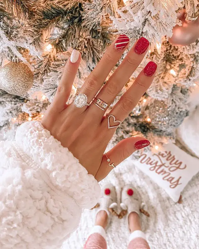 The best Christmas nails, Christmas nail designs, and Christmas nail ideas to try this year