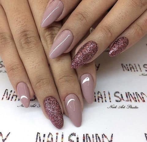 The best Valentine's Day nails designs to try this year