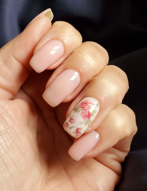 The prettiest pink rose nails and rose nail designs for your next manicure