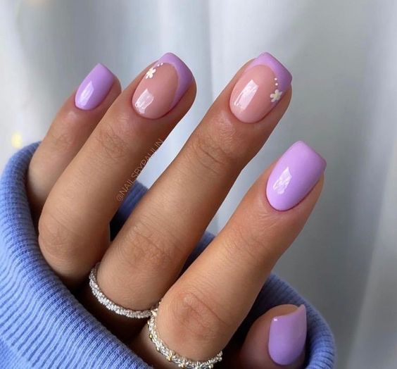 Light purple nails