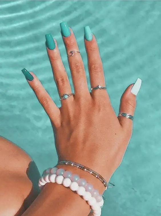 The top turquoise nails and teal nails right now